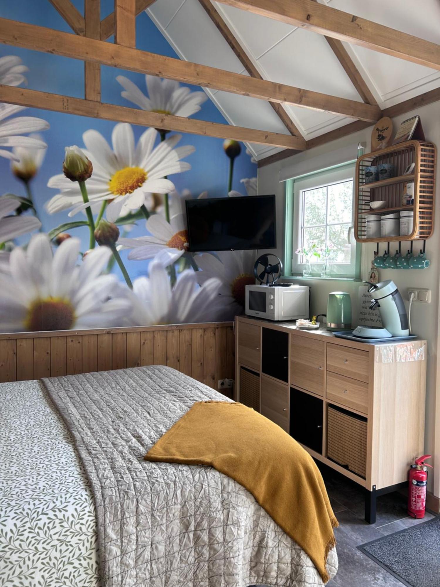 Bed En Brochje De Oase Bed & Breakfast Sweagerbosk Luaran gambar